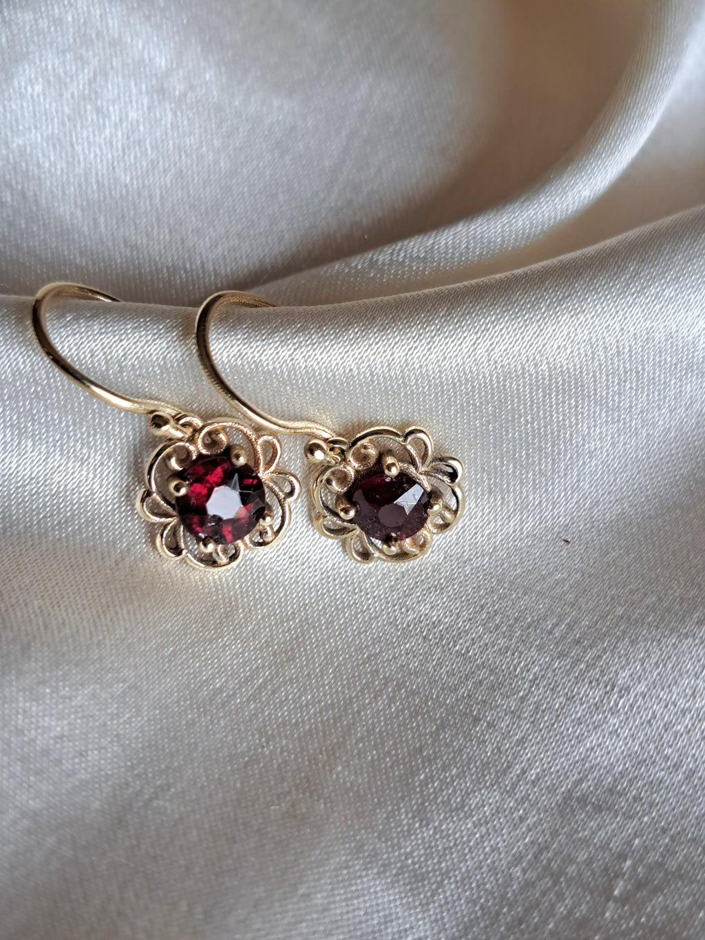 Solid 9crt Yellow gold garnet floral earrings