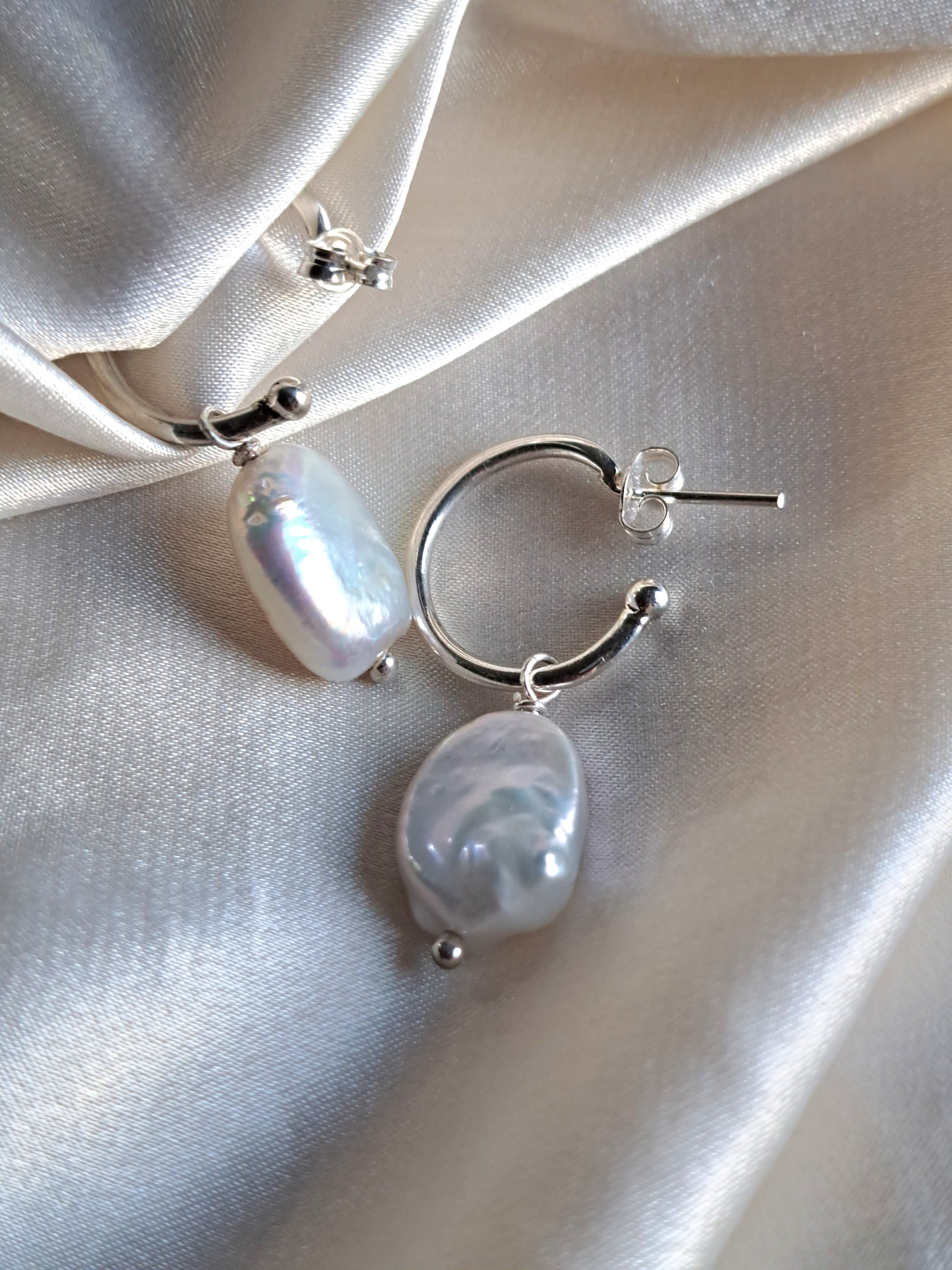 Pretty woman oval pearl earrings