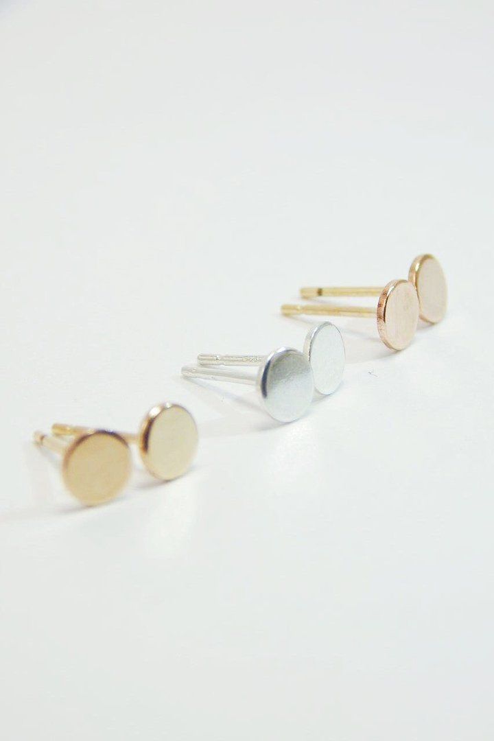 Disc studs