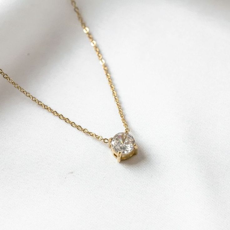 Floating diamond necklace