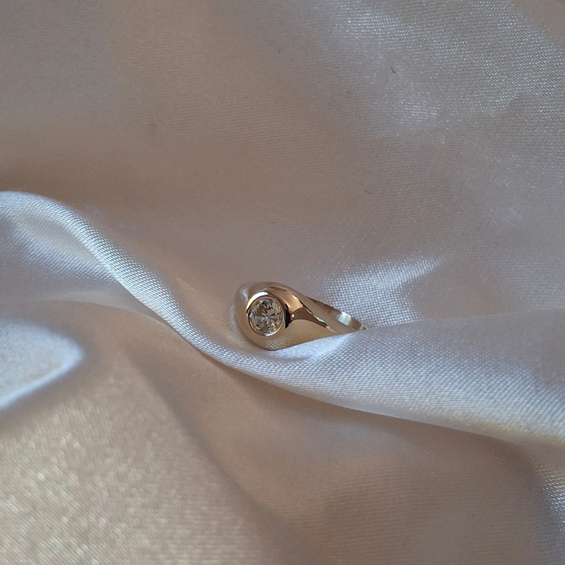 Signet ring