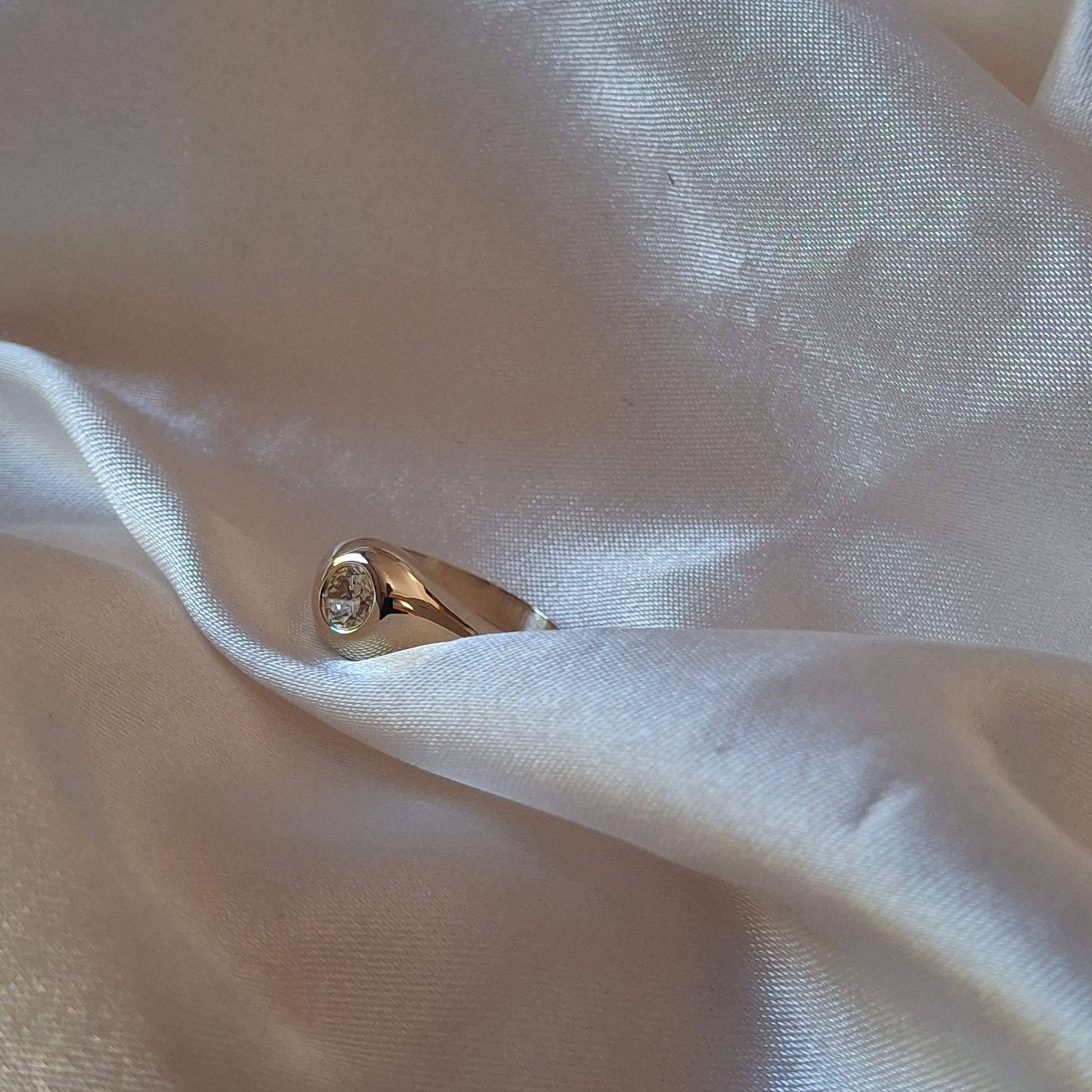 Signet ring
