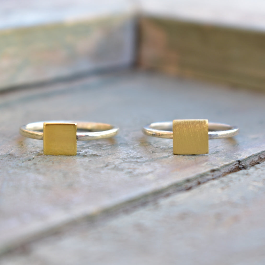 Square disc ring