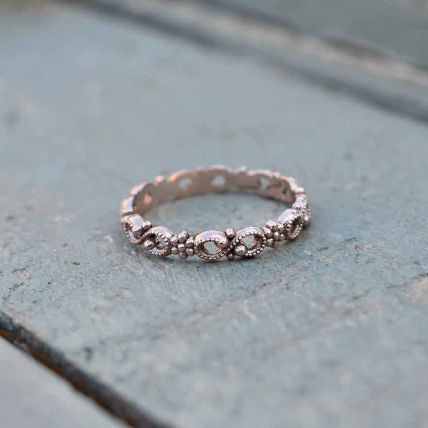 Floral stackable ring