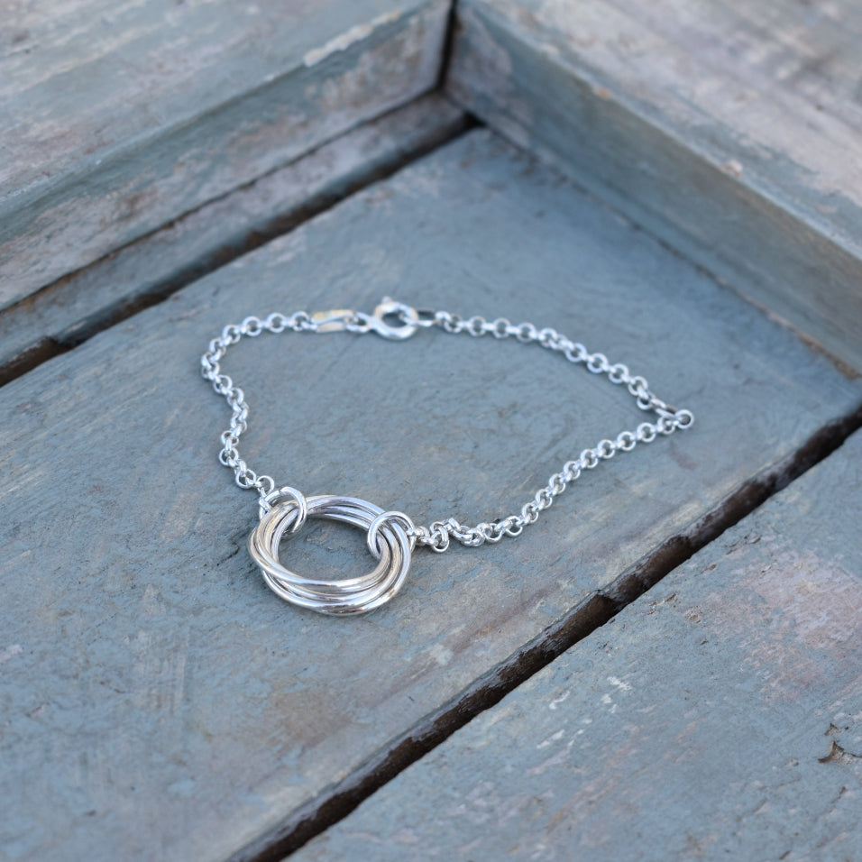 5 Ring bracelet