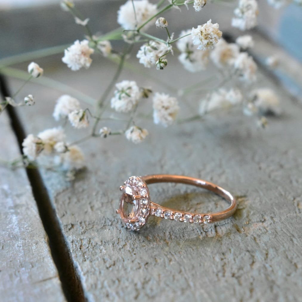 Morganite and diamonds rose gold ring