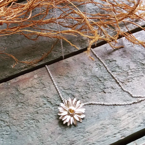 Organic silver daisy with 3mm Citrene